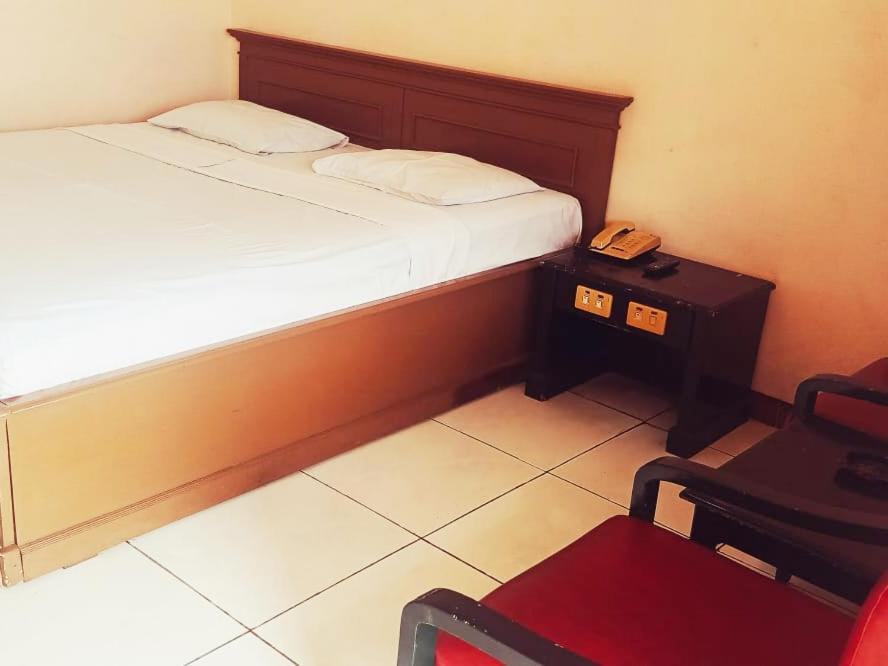 Hotel Wijaya Purwokerto Exterior foto