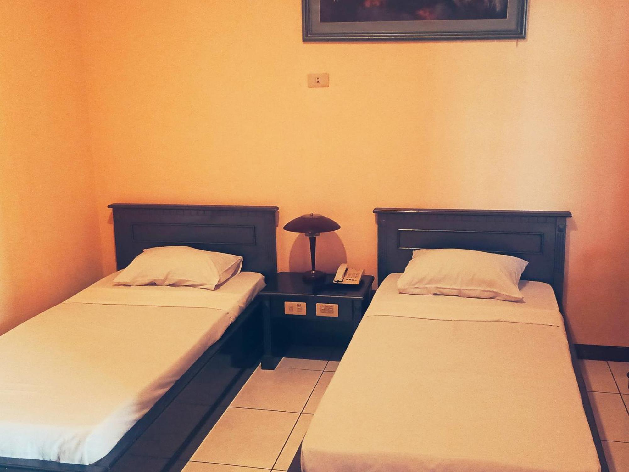 Hotel Wijaya Purwokerto Exterior foto